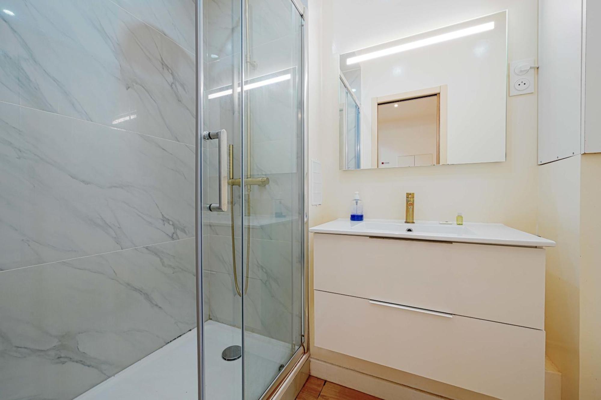 Appartement Modern Renovated Studio With A Touch Of Gilded Glamour Central Paris Extérieur photo